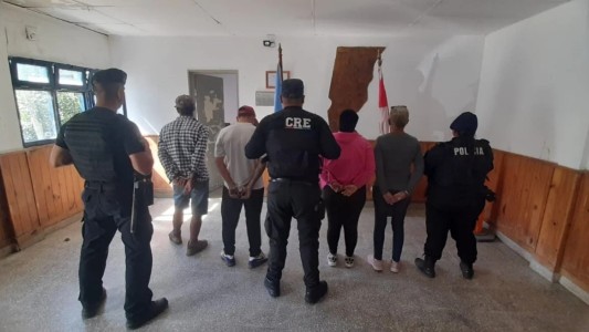 Preparaban la picada: detenidos por robar dos fernet y maní recubierto