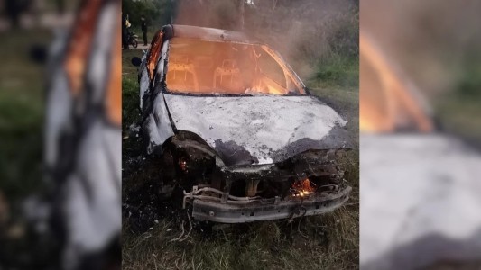 Se investiga el incendio de un auto en Santo Tomé