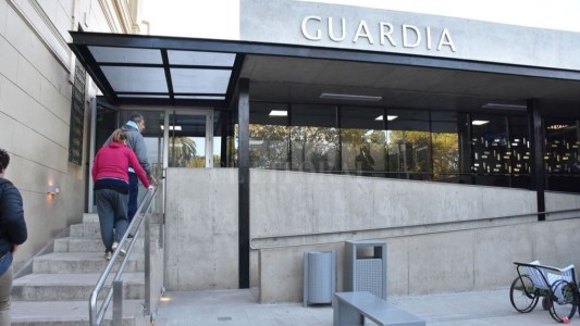 En barrio Los Hornos dos hombres se electrocutaron en una distribuidora