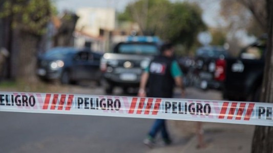 Barrio Sur: encontraron un hombre muerto en el techo de una casa