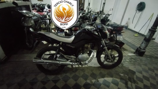 Empleado del servicio penitenciario quiso robar una moto y fingió hacer una broma