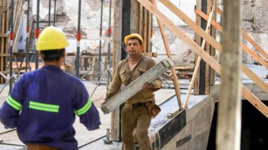 Volvió a caer el empleo registrado: se perdieron 8.842 puestos de trabajo en el sector privado