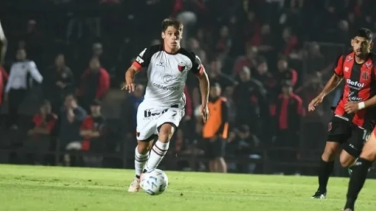 Colón no detuvo la caída: perdió con Defensores de Belgrano