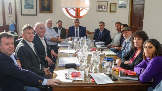 ¿Qué dice el gobierno provincial tras la primer reunión con los gremios de la provincia?