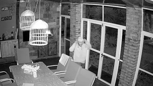 Guadalupe Oeste: entró a robar al quincho de una casa y escapó por los techos