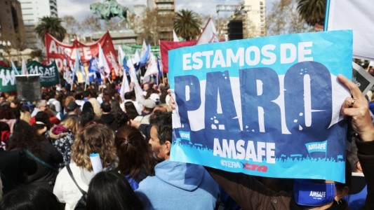 Paro de maestros públicos con escuelas abiertas en la ciudad