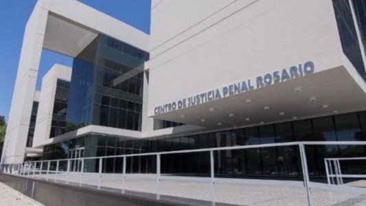 Roldán: investigan a dos policías acusados de abusar de una adolescente