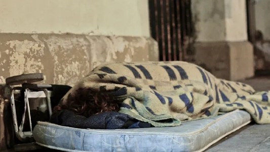 Ante la llegada del frío, la Muncipalidad asiste a personas en situación de calle