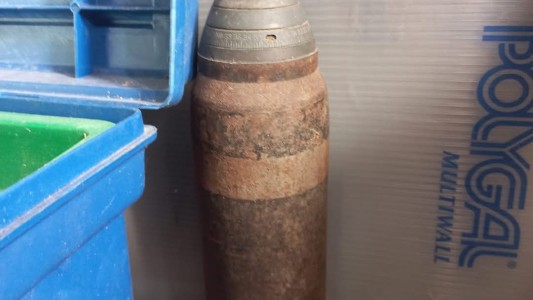 Llegó a Santa Fe el proyectil encontrado en una escuela de San Justo