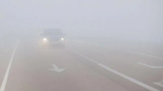 Alerta vial por la niebla en Santa Fe: visibilidad casi nula