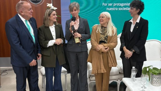 Cristina Cuvertino, Gerenta de Telefe Santa Fe, distinguida en la Universidad Siglo 21