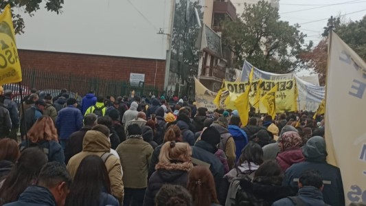 Importante movilización de ASOEM frente al IAPOS