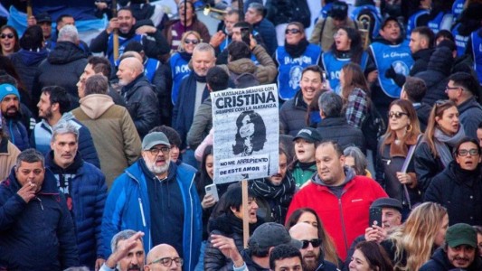 "Una cancha de Huracán": el Gobierno minimizó la marcha en defensa de Cristina Kirchner