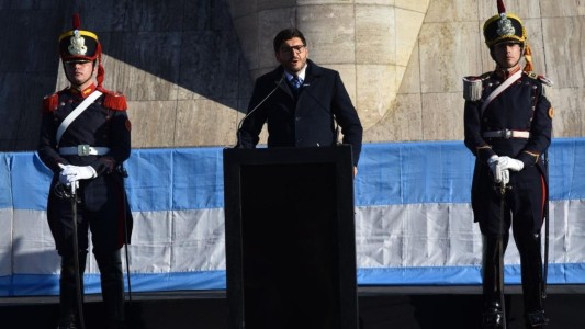 Bullrich, Pullaro y Javkin encabezan acto en Rosario por el Día de la Bandera