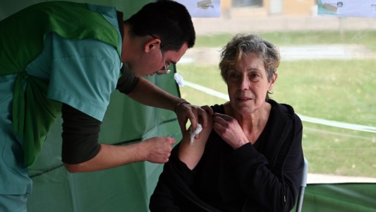 Vacunación en Santa Fe: se aplicaron más de 3.300 dosis y continúa recorriendo la ciudad