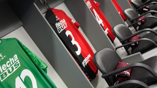 Colón viajó a Buenos Aires: Este lunes visita a Nueva Chicago