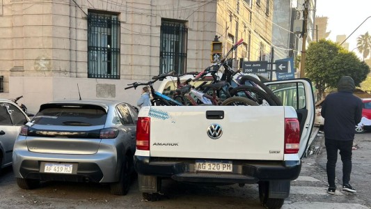 Comenzó el retiro de vehículos de las comisarías de la ciudad de Santa Fe