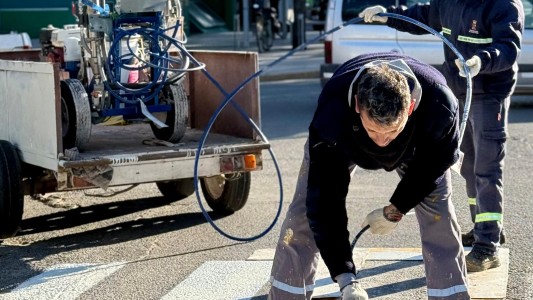 Santo Tomé moderniza su señalización vial con nueva maquinaria especializada