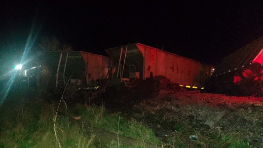 En Ricardone, un camión y un tren chocaron dejando dos personas heridas