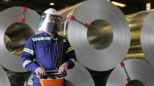 La increíble economía de dos velocidades: el campo y autos vuelan, pero construcción y consumo no arrancan