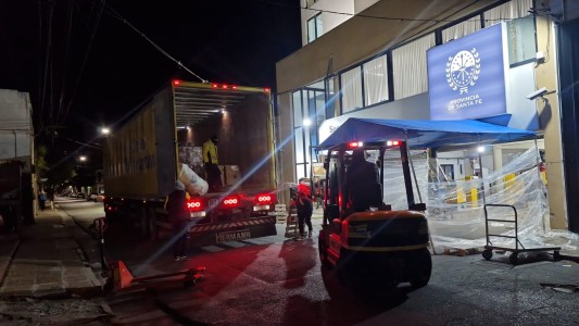 Comenzaron a llegar las urnas y hay cortes de tránsito