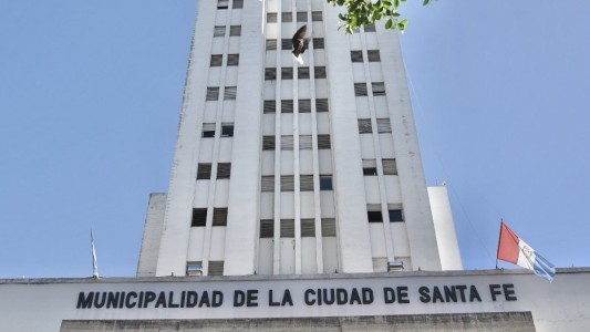 La Municipalidad notificó a los espacios políticos sobre el retiro de cartelería en la vía pública