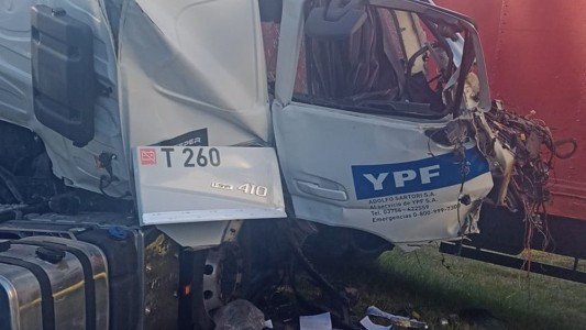 Dos camiones chocaron de frente: no hubo heridos graves de milagro