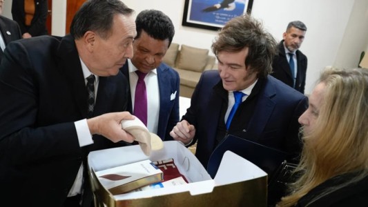 ¿Milagro?: El pastor amigo de Milei dice que 100 mil pesos se le transformaron en 100 mil dólares