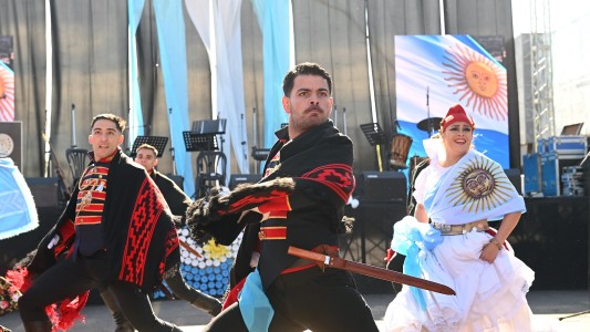 Santa Fe celebra el Día de la Independencia en Av. Aristóbulo del Valle