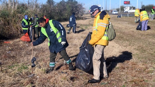 Se concretó la primer jornada de limpieza en la Circuvalación Oeste