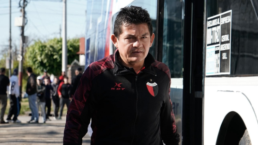 Colón juega este domingo: Mirá los jugadores que llevó Minella a Salta