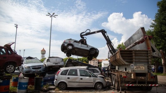 Se compactaron más de tres mil vehículos en desuso