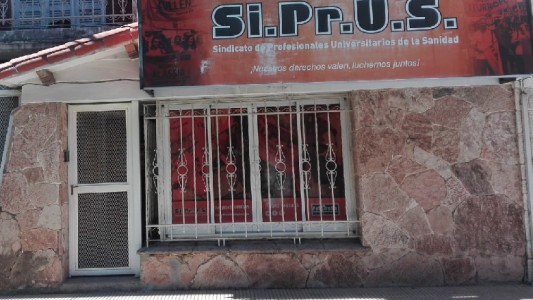 Profesionales de la salud reclaman la reapertura de las paritarias