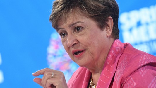 El FMI aprobó la primera revisión del acuerdo con la Argentina