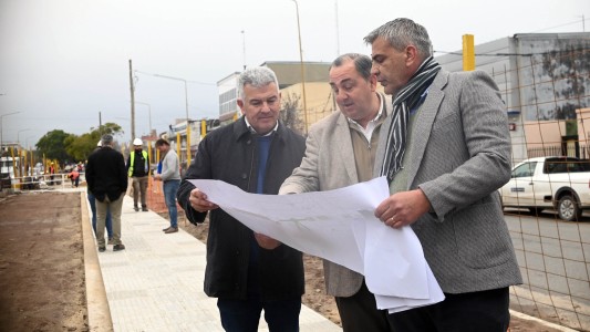 Poletti recorrió los avances de la obra del cantero central de Aristóbulo del Valle