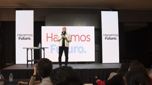 Omar Perotti encabezó un encuentro con más de 500 referentes para debatir el futuro de Santa Fe