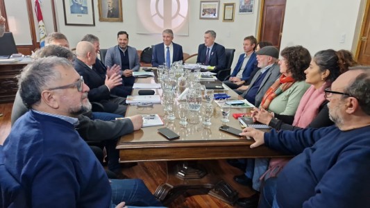 Gremios estatales y el gobierno se reunen para retomar la negociación salarial