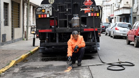 “Continuaremos bacheando para que los santafesinos transiten en condiciones óptimas”
