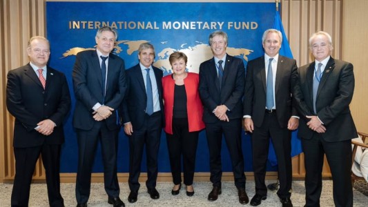 El FMI aprobó la primera revisión del acuerdo con la Argentina y enviará US$2.000 millones
