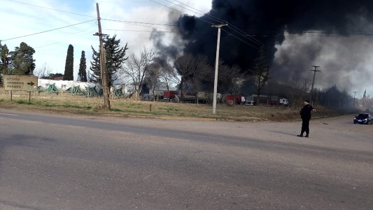 Importante incendio en un depósito de la ciudad de Santo Tomé