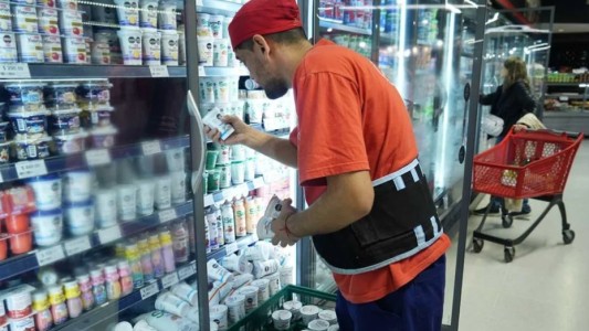 Por la suba del dólar, empresas remarcan precios con subas de entre 3% y 9%