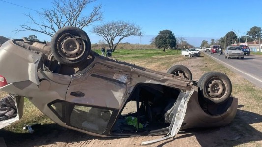 Impactante vuelco en la Ruta 11, a la altura de Recreo