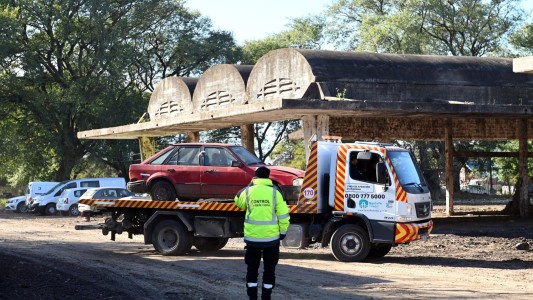 La Municipalidad trasladó al Ex Frigorífico autos abandonados en la vía pública
