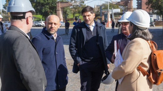 Paritarias: Pullaro habló de "propuesta semestral" y criticó a los gremios