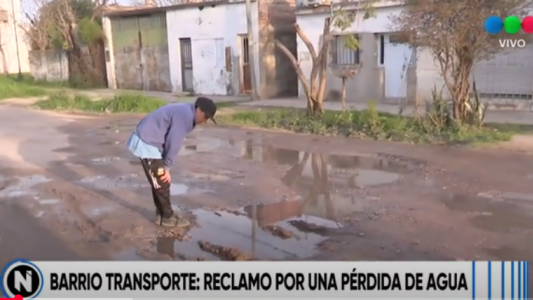 Barrio Transporte : denuncian abandono y reclaman soluciones urgentes por pérdidas de agua