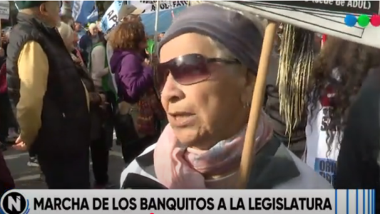 Jubilados marcharon en Santa Fe: “No sé cómo hace el que cobra la mínima para vivir”