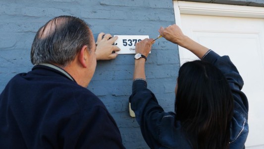 La Municipalidad entregó placas de numeración domiciliaria en barrio Santa Rita