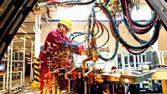 La industria santafesina reció en junio pero sigue por debajo de lo esperado