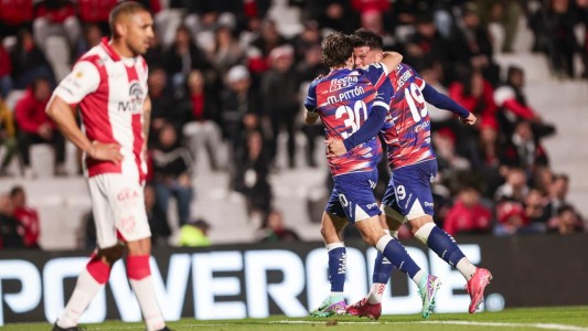 Unión aplastó a Instituto en Córdoba y se prende en la pelea de arriba