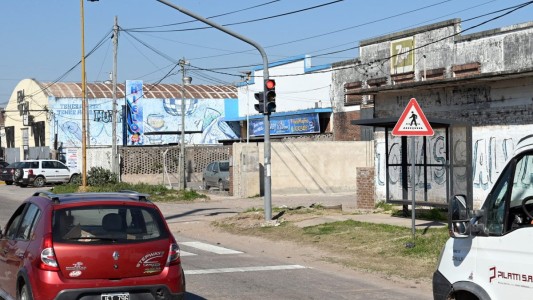 El municipio puso en funcionamiento el semáforo de Aristóbulo del Valle al 8400